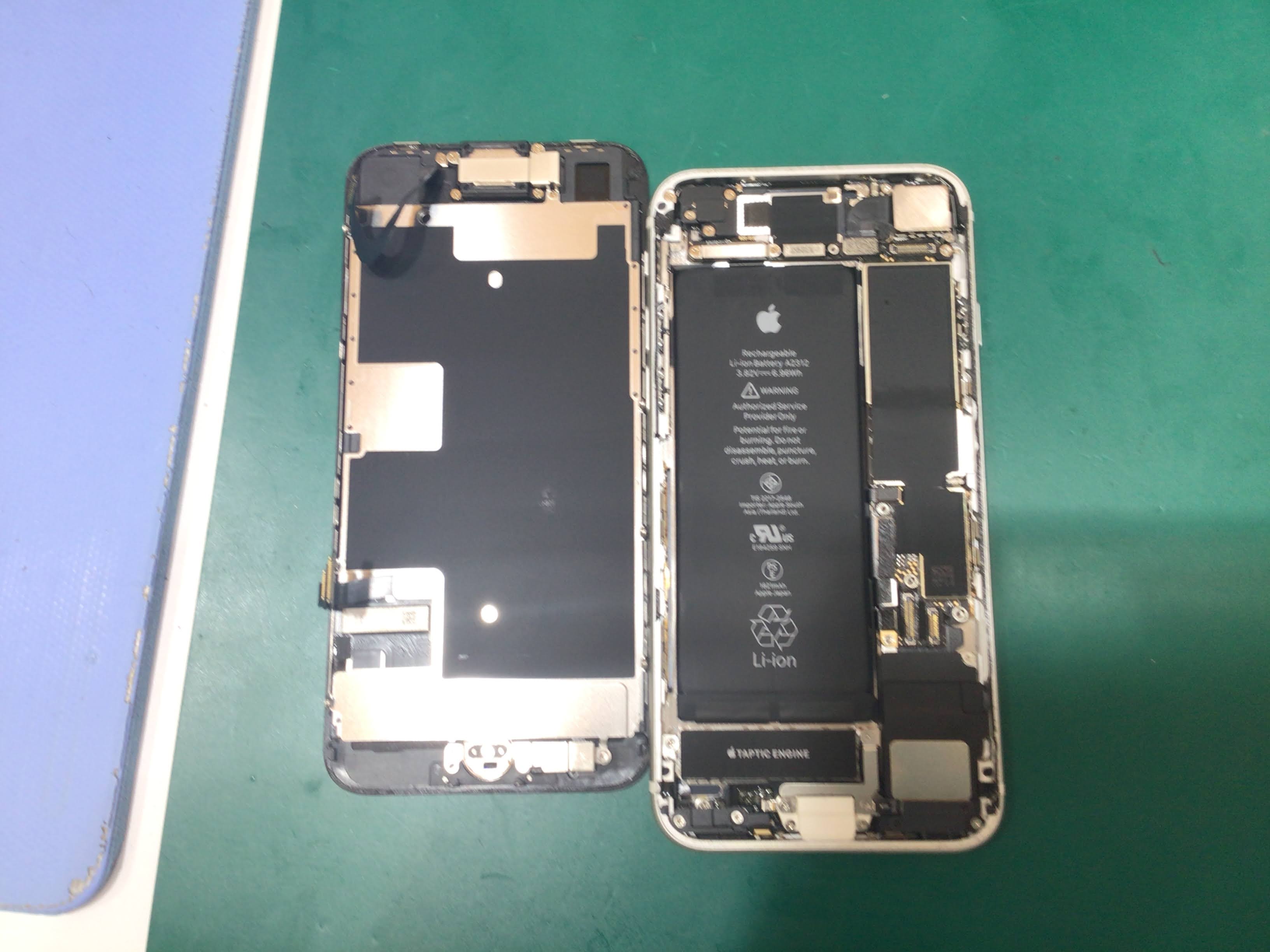 iPhoneSE2バッテリー修理　データをそのまま・最短即日修理のスマホ修理工房イーアス高尾店にご相談下さい！